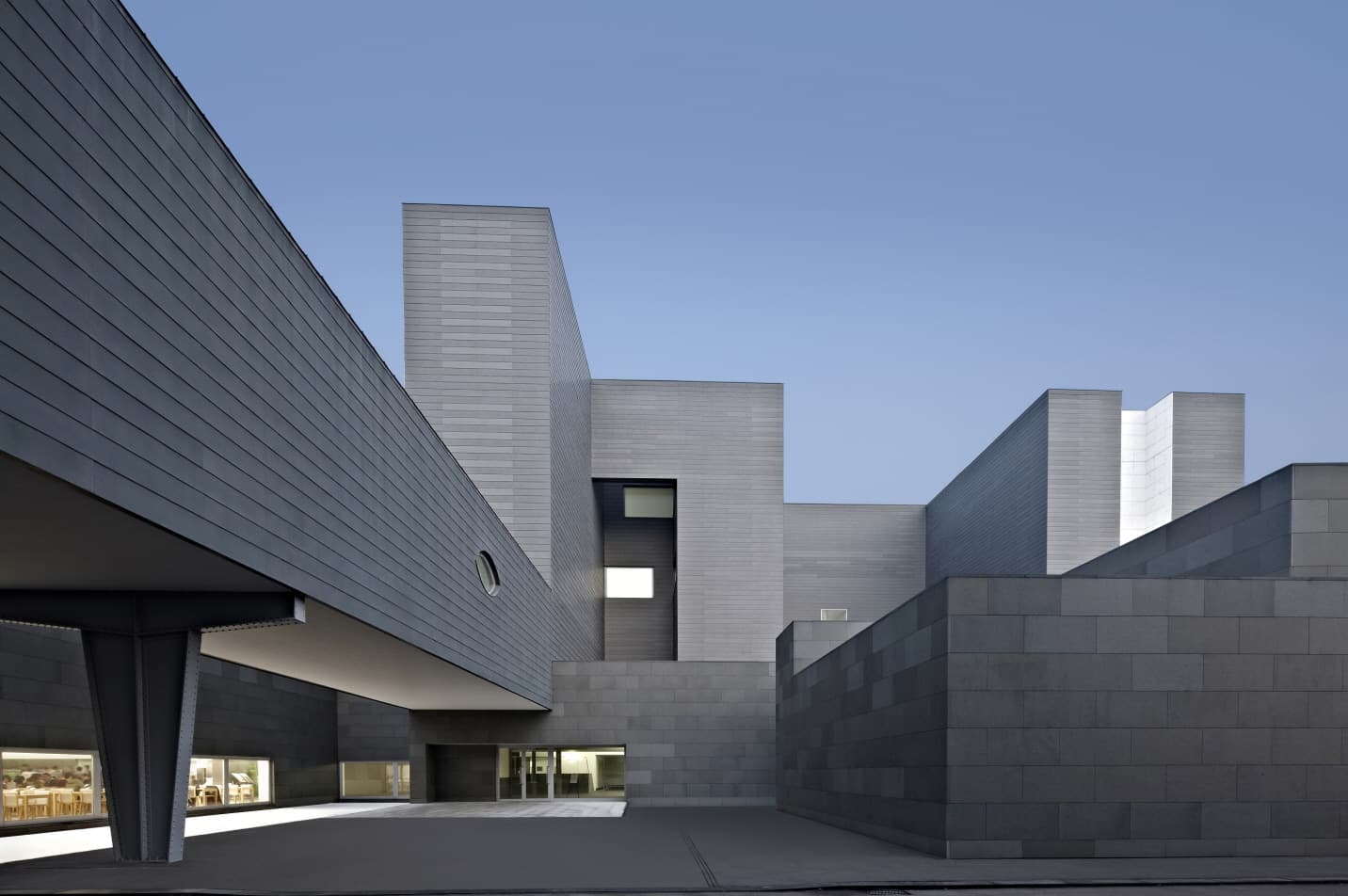 Amorepacific’s headquarter office building (left) and R&D Center (right). Amorepacific R&D center is among the largest of any cosmetics company in the world. 