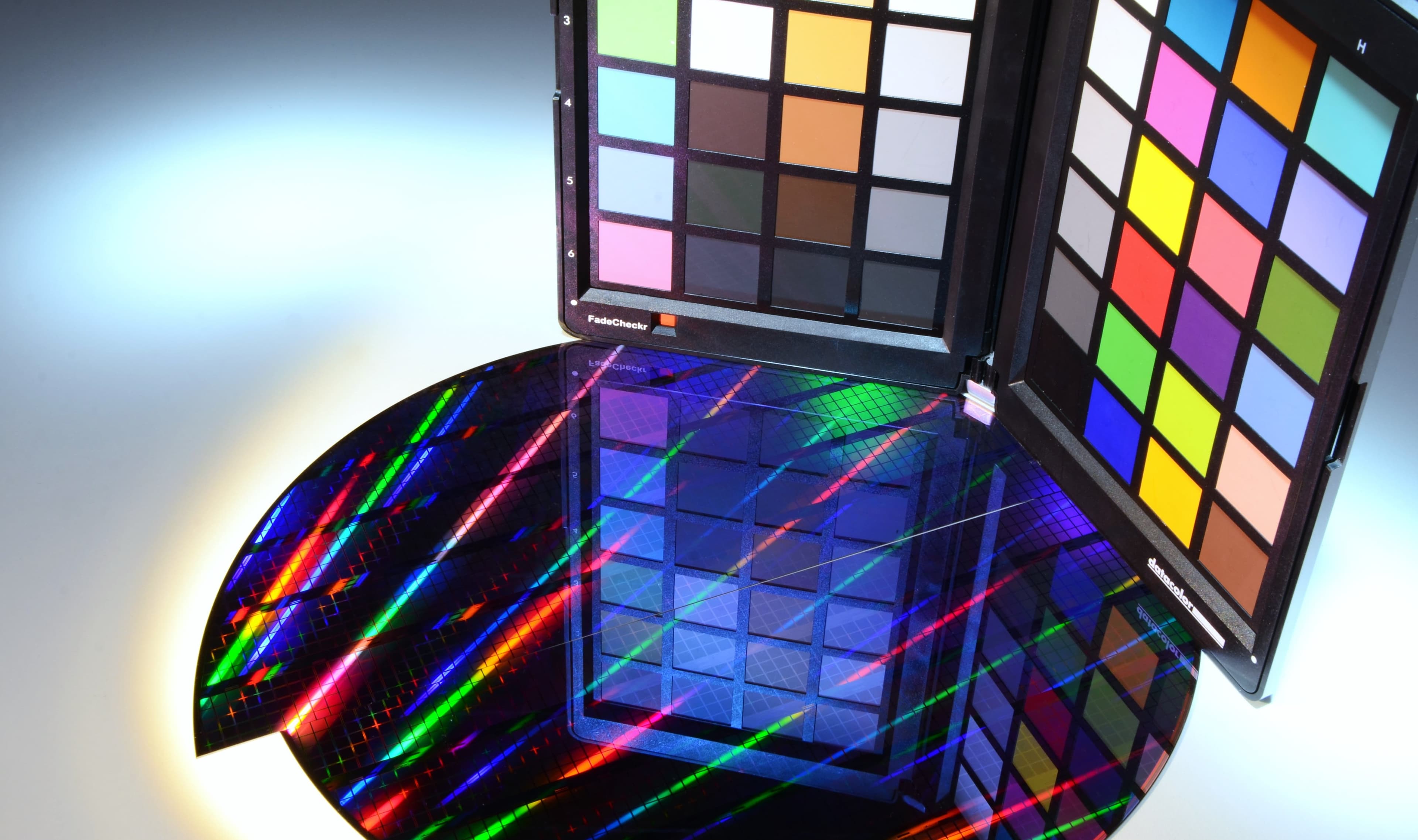 Waveguide-based color splitters for image sensors