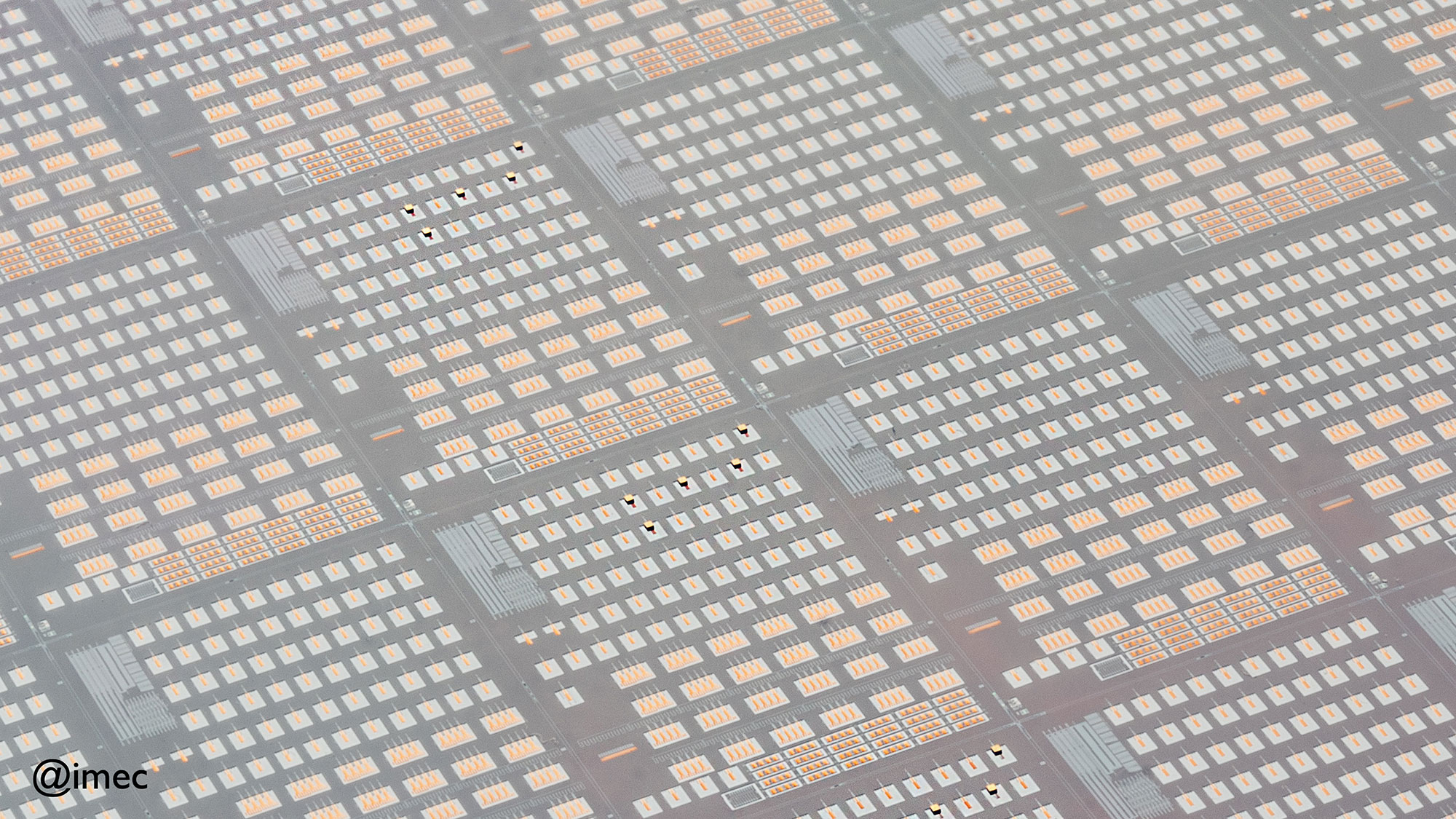 Co-integration SiN waveguides with active silicon photonics